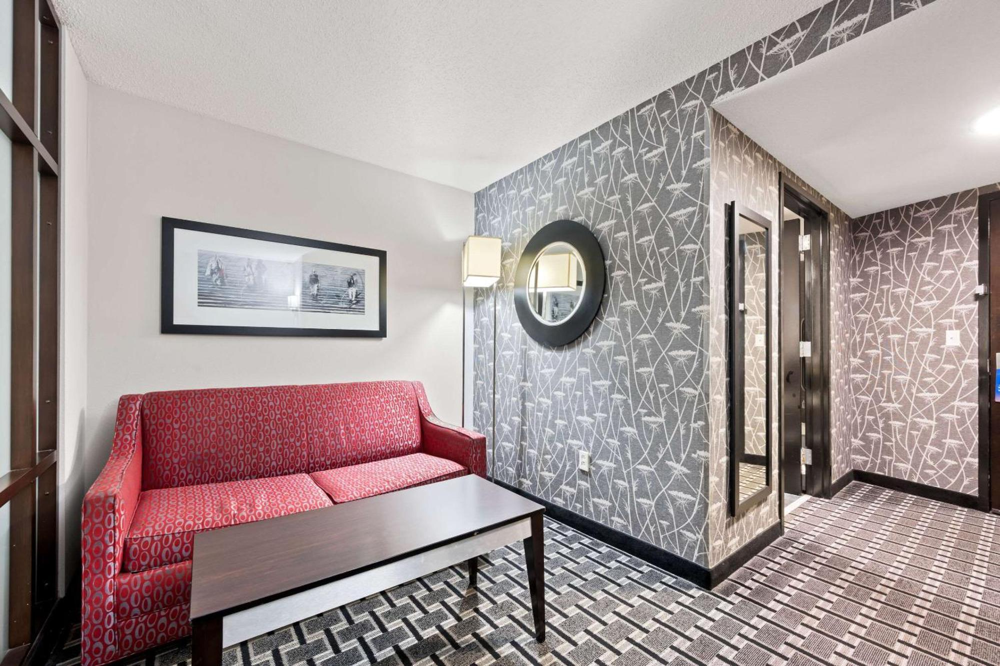 Comfort Suites Williamsburg Historic Area Exteriör bild